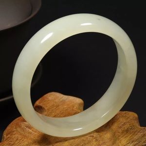 Natural XIU GradeAA A Jade 54mm Bangle